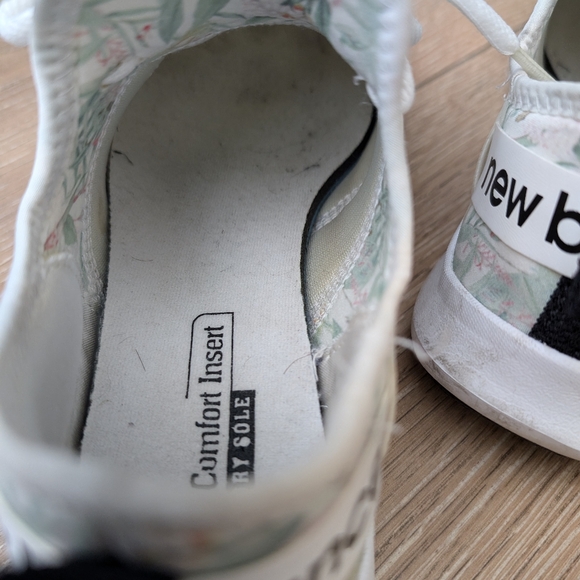 New Balance Floral Pastel Walking Shoes - Picture 6 of 7